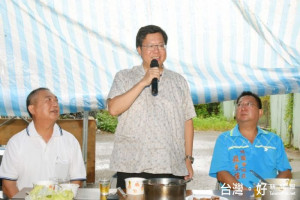 桃園市長鄭文燦出席「大潭新村卡拉社遷移史紀錄片殺青慶功活動」。
