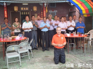 外埔區無穀蝸牛七庄王爺，因香火銳減引地方擔憂。今年爐主林益年發起

建廟保萬年香火，昨日舉辦籌備會及擲杯請示王爺，地方眾多人士熱烈參加。（記者陳榮昌攝）