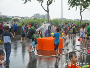 太平辦潑水節活動。林重鎣攝