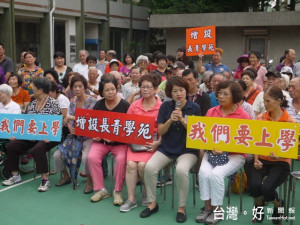 太平地方人士爭取活化舊新光國小教室。林重鎣攝