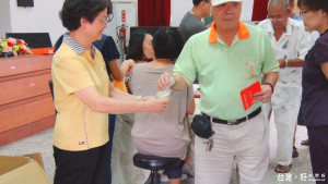 新店區公所中秋送暖　關懷長者贈加菜金