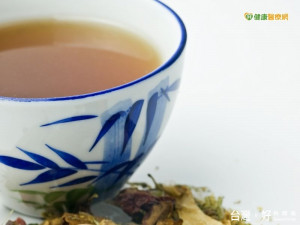 中秋節烤肉要盡興　快準備中藥茶飲解膩