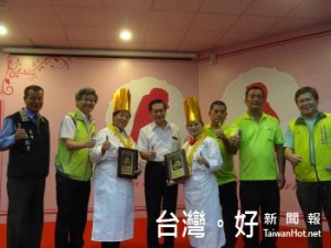 涂市長表揚105年度「FDA優良廚師(金帽獎)」得獎人員