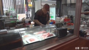 三重溫體牛肉火鍋開幕　當日現宰肉質Q甜