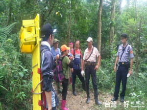 婦人上山採筍迷路警消找到。林重鎣攝