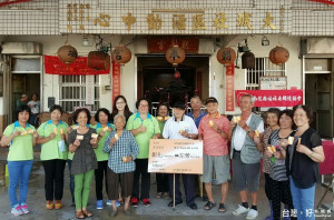 高鐵彰化站贈車票予南投縣福祿壽關懷協會邀 40阿公阿嬤遊高雄。