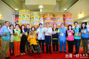 桃園市長鄭文燦出席「護國宮太子忠孝文化季－太子護國．中壇出軍」夜巡記者會。