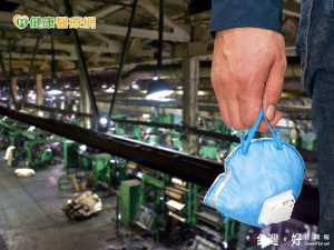 沙啞、說不出話　男氨氣中毒險送命
