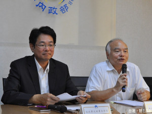 內政部公布最新國人簡易生命表，台灣男性77.01歲、女性83.62歲皆創歷年新高。（圖／內政部提供）