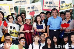 嘉義高鐵求婚記 縣長張花冠作媒成功