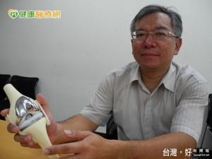 鋼鐵人真人版　全身80%為人工關節喜術後重生