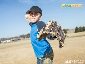 燃燒棒球魂！　投球過度導致肩骨折