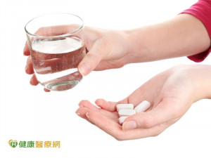 吃鈣片含水吞　大半無法吸收