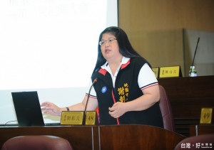 桃捷及航空城兩公司虧損嚴重，桃園市議員謝彰文抨擊肥貓當道不如認賠裁撤算了。