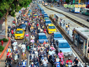 吸汽機車廢氣　容易出車禍