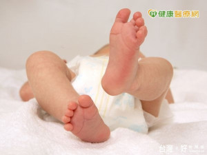 新生兒髖關節脫臼　恐導致日後長短腳