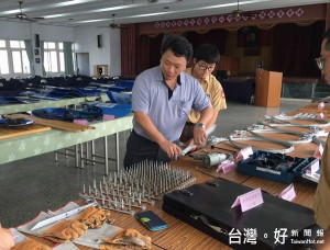 縣警局保防課至北港分局進行保安裝備業務督考，最主要發揮保安裝備最佳防處效用，以備不時之需。（記者陳昭宗拍攝）
