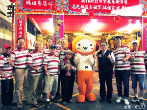 經發局長施威全、議員黃林玲玲等出席來趣新北商圈-集金幣．獎不停活動。（圖／記者黃村杉攝）