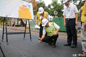 道路平整安心行 嘉市路平面積達50萬平方公尺涂醒哲市長親自檢驗品質