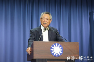 中國國民黨副主席詹啟賢今(26)日表示，為了能如期發放薪資，他與洪秀柱主席到處籌措經費，最後由洪主席具名借貸兩筆款項，分別為四千五百萬元，總共九千萬元，已經發放到每位黨務同仁的帳戶中。