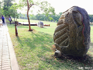  中正大學設置諸羅藝文道，留下嘉義文學家風采。