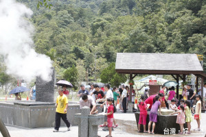 清水地熱公園因工程施作，將暫時休園。〔圖／記者張淑玲攝〕