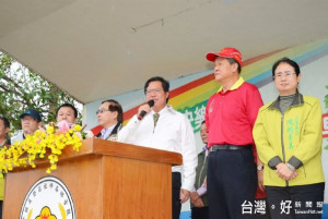 鄭市長表示，市府會持續完成8-3號池埤塘公園三、四期設施改善工程，給市民更多更好的活動空間。