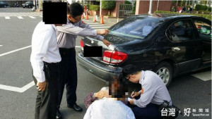 派出所外發生車禍一陣哀號聲 警方立即前往處置

