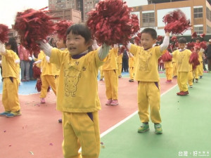 香小歡慶106歲 街頭藝人來鬥熱鬧