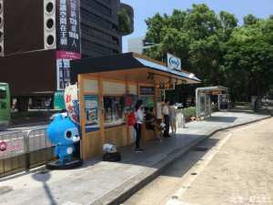 北市公車候車亭明年起將全面禁菸。（圖／資料照片）