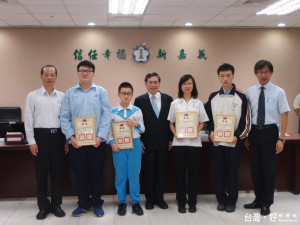 105年全國環境知識挑戰擂臺賽強者對決，嘉義市獲獎人數全國之冠
