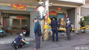 警方在曹姓男子家封鎖現場。（記者扶小萍攝）