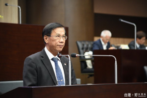 林明溱縣長在最近一次民調中名列中部第一。（記者扶小萍攝）