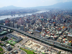 今年全球均溫恐創新高，台灣的全年均溫也可能再破紀錄。（圖／資料照片）