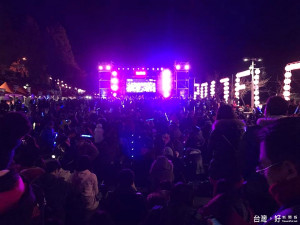 全台最高跨年晚會–2016清境跨年晚會以「星空電音：清境跨年迎雪派對」為主題，並邀請知名DJ羅百吉等人及多支原住民文化藝術團熱力演出，吸引許多遊客上山參加跨年。