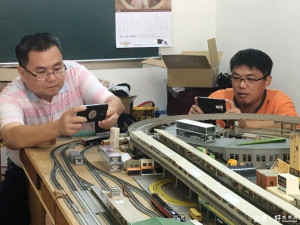 收藏千部模型火車　國中校長3次登上日本雜誌