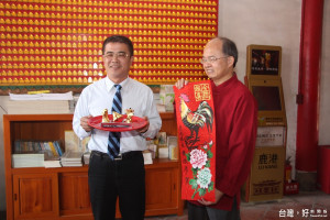 金雞報喜迎新年　鹿港文武廟開放祈福點燈登記
