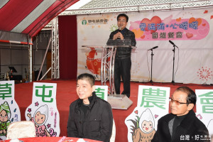 文化局長林榮森肯定農會熱心公益。（記者扶小萍攝）