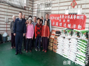 太平警方關懷弱勢。林重鎣攝