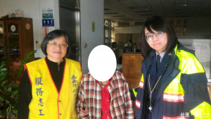 回家的路 慈警護送返家忘記