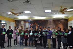 嘉義市八所國中小宣布行動學習啟動，學習進入雲端科技新紀元