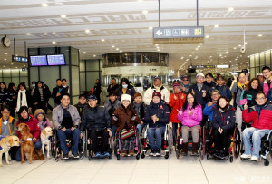 身障視障攜導盲犬試乘機捷脊損董座:舒適90分不輸北捷