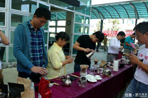魚池鄉公所連續5年開設咖啡知識技能教育訓練一系列課程，吸引年輕人學習。