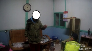 拾荒老嫗丟錢夜難眠 慈警細心助找回