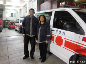 鳳凰志工母子檔 樂當熱血救護員