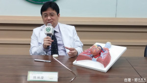 陳映澄說明，屬於B型主動脈剝離，一般情況下先以控制血壓為第一考量，之後再視情況進行大支架手術。