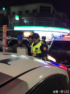 男子酒後駕車搖搖晃晃 遇警關懷露餡遭逮