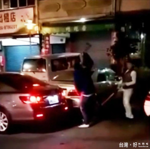 兄弟鬩牆全為財　砸車過程被網友上傳臉書社團