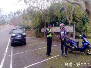 大平警方在長龍路全面取締超速。林重鎣攝