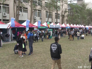 交大就業博覽會 三萬職缺搶人才